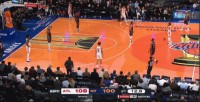 🤣爱慕有法则！吹杨跪在尼克斯logo上🍎边拍球边“系”鞋带